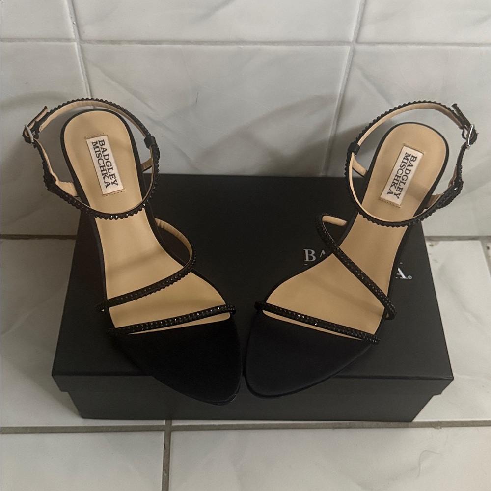 Badgley Mischka Black Satin heels